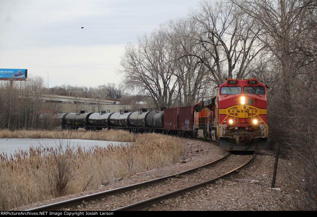 BNSF 711 West